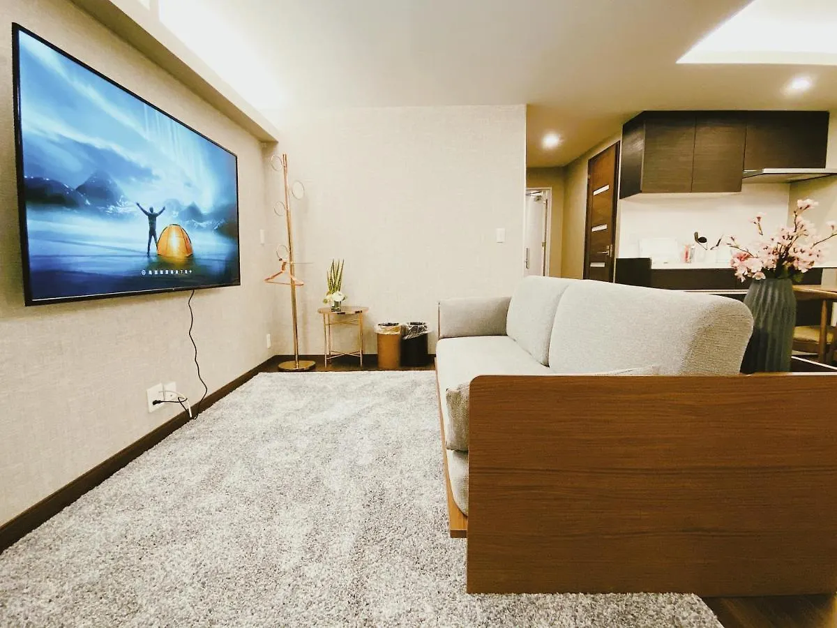 Cherry Blooming Tokyo- All Suite Boutique Hotel 东京伊樱里-中央区全套房艺术酒店