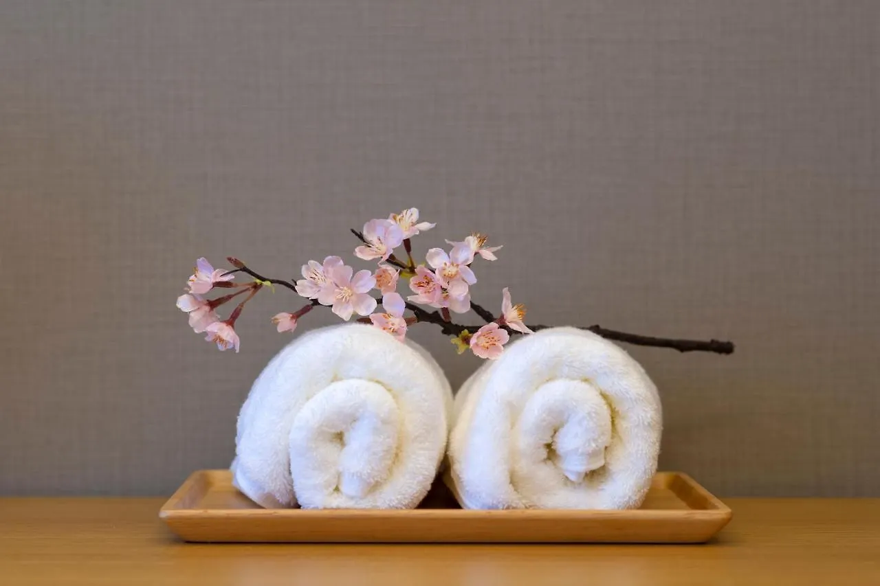 Cherry Blooming Tokyo- All Suite Boutique Hotel 东京伊樱里-中央区全套房艺术酒店 Japan